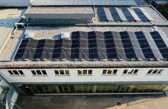 PV-Anlage auf Dachfläche Unternehmen Spechtenhauser in Innsbruck